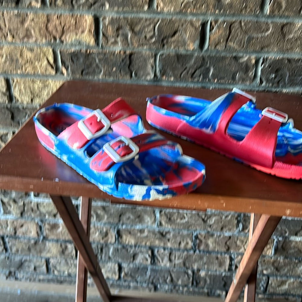 Red white blue flops